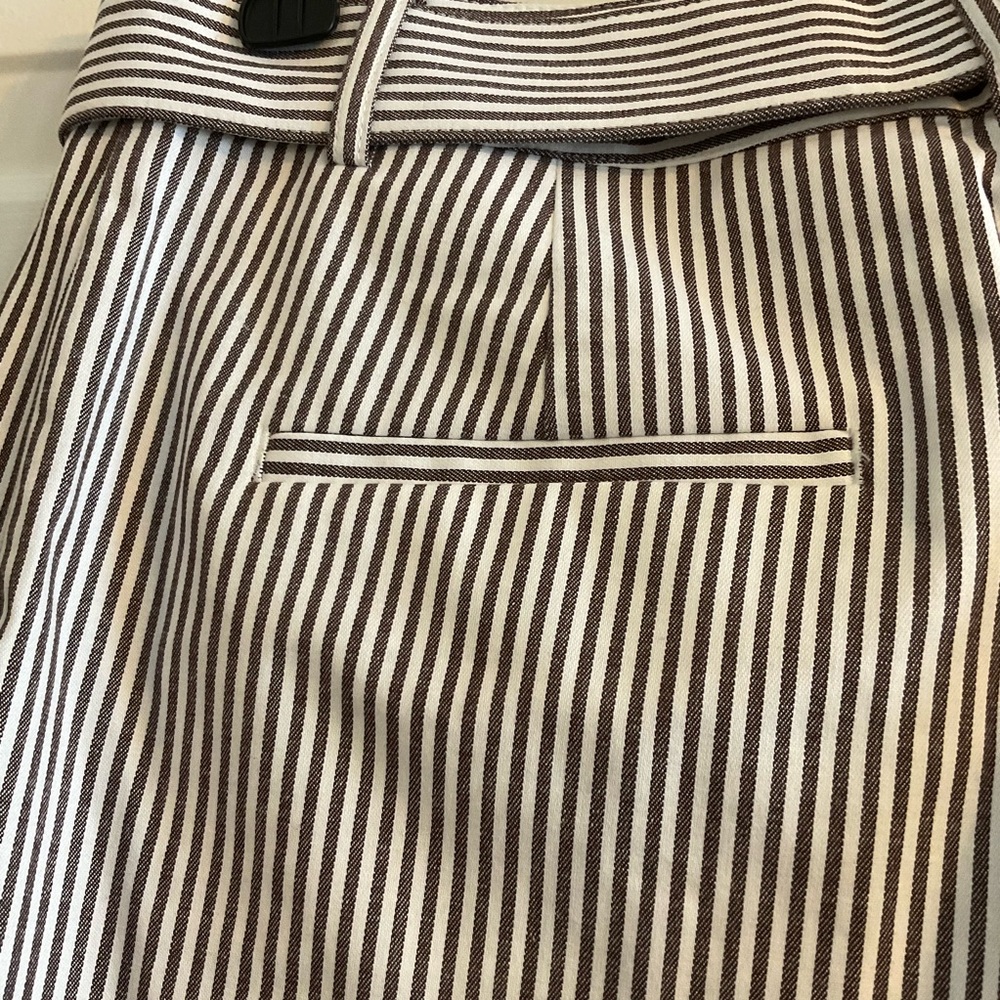 NWT LOFT Brown and White Striped Cropped Belted Pant - Size 6 - Picture 8 of 16